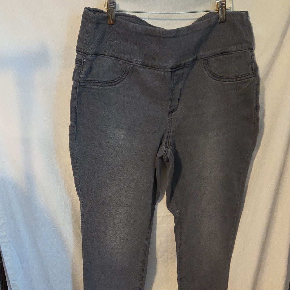 Sonoma Gray Denim Jegging 14 Petite Short